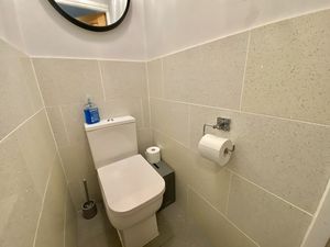 Guest WC- click for photo gallery